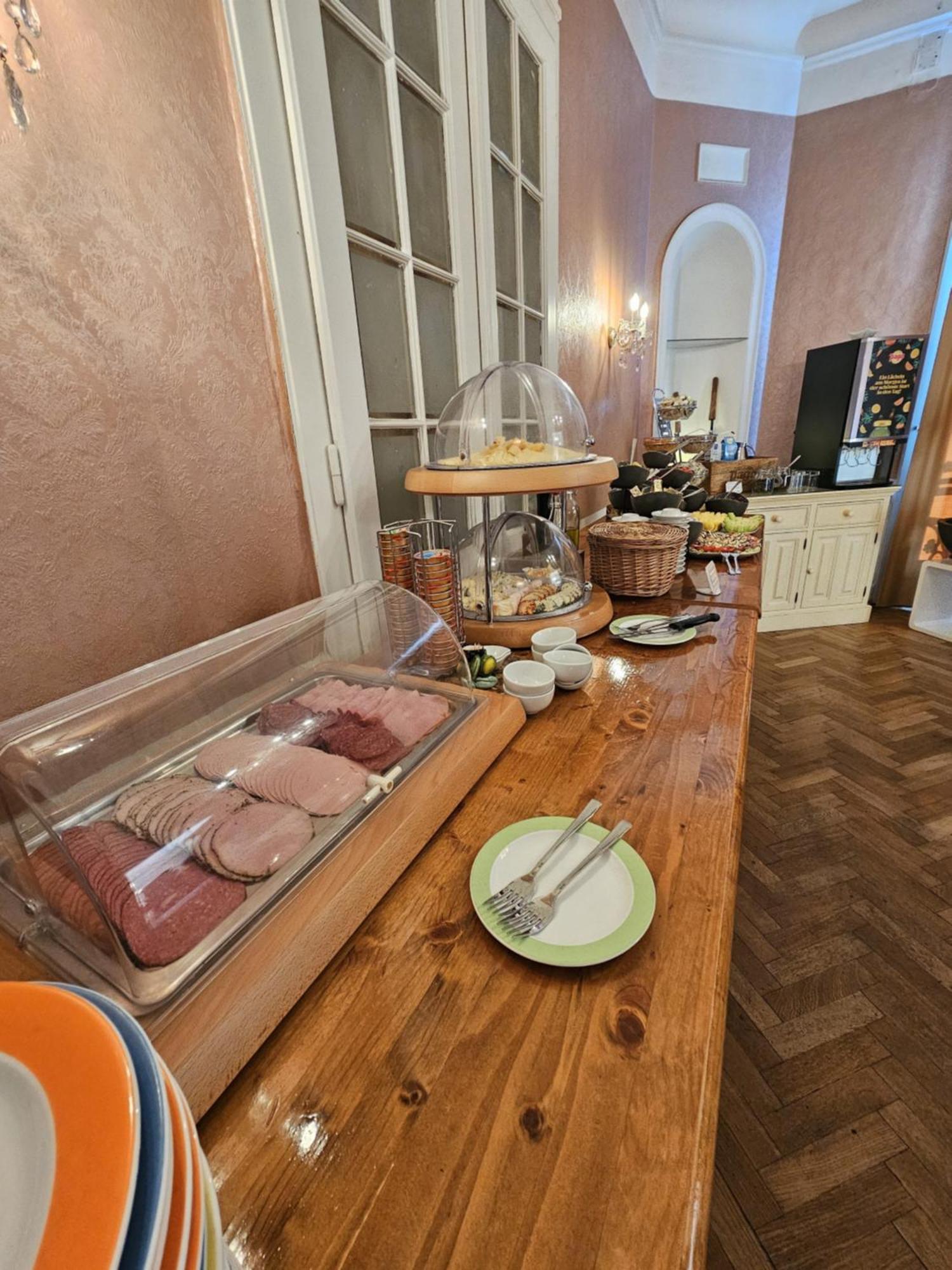 Hotel Pension Museum Виена Екстериор снимка
