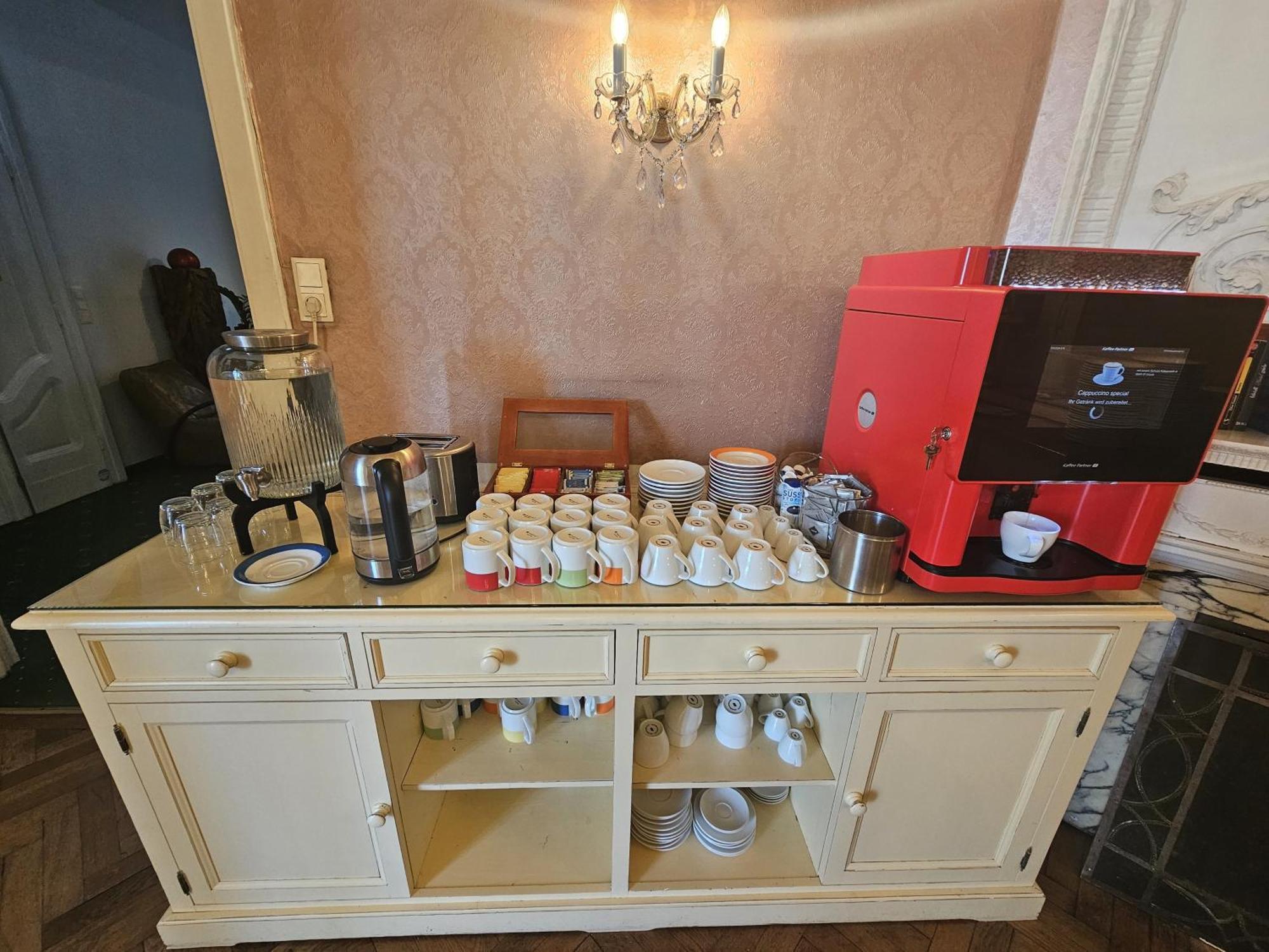 Hotel Pension Museum Виена Екстериор снимка