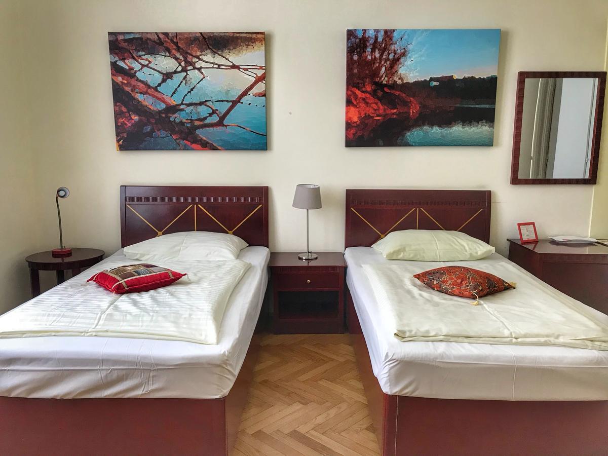 Hotel Pension Museum Виена Екстериор снимка