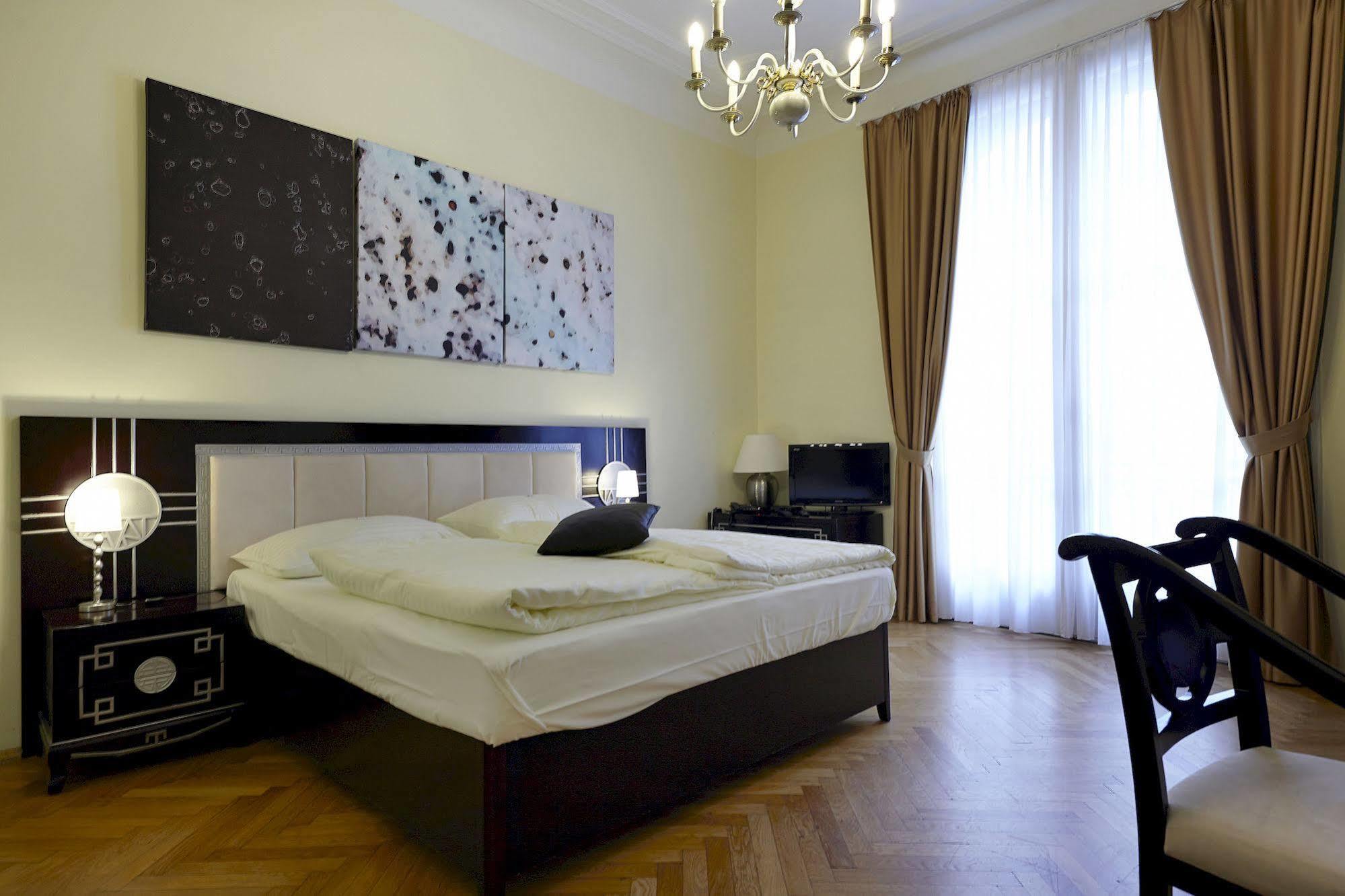 Hotel Pension Museum Виена Екстериор снимка