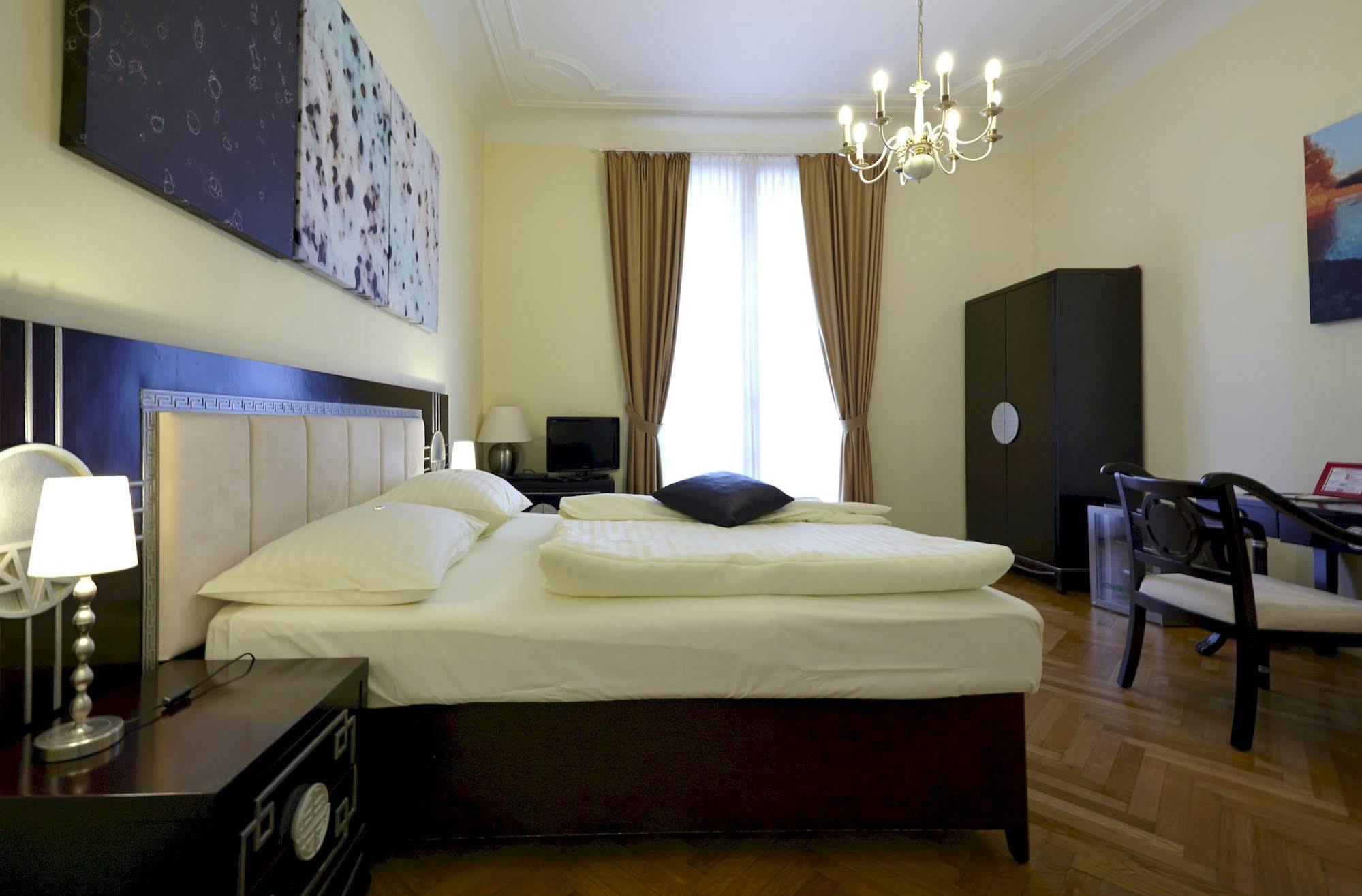 Hotel Pension Museum Виена Екстериор снимка