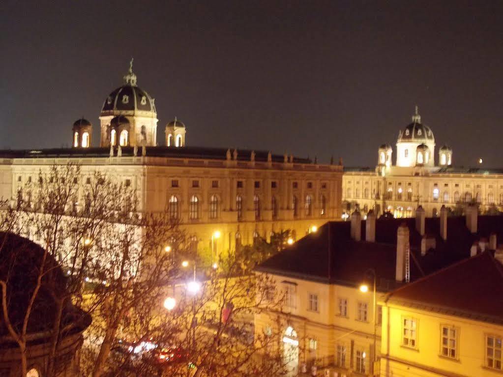 Hotel Pension Museum Виена Екстериор снимка